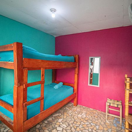 Hostal Mochilas Гранада Стая снимка