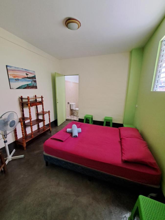 Hostal Mochilas Гранада Екстериор снимка