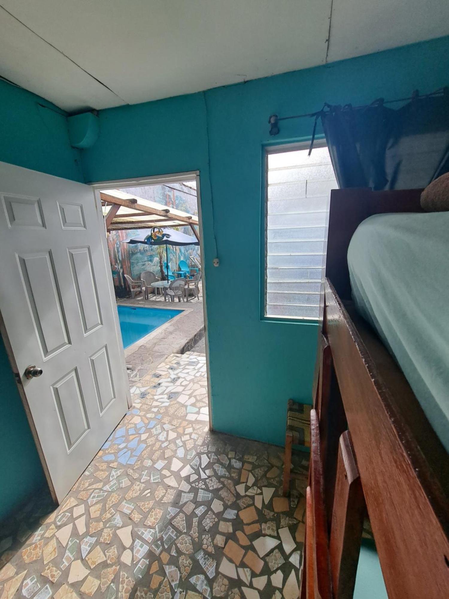 Hostal Mochilas Гранада Стая снимка