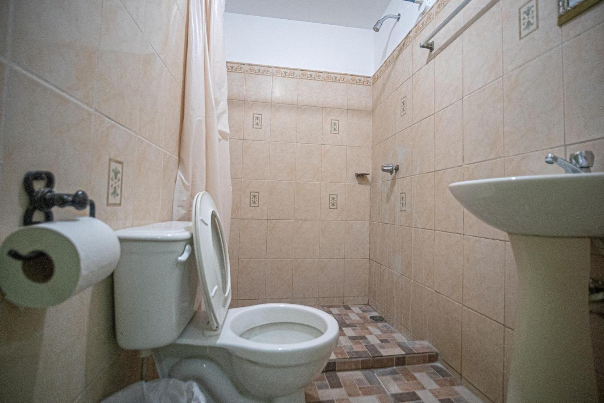 Hostal Mochilas Гранада Стая снимка